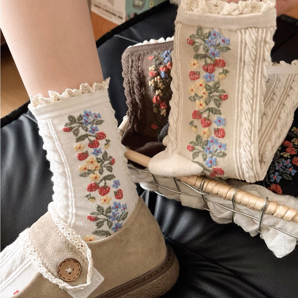 New Floral embroidered ruffle knit socks - Picture 3 of 7